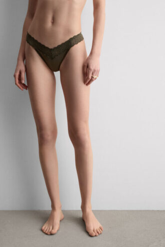 Blonder og mikrofiber 80-tallsstil Brazilian