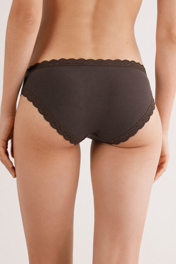 Bomulls- og blonderundertøy Bomulls- og blonderundertøy