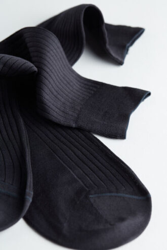 Korte ribbestrikkede sokker i egyptisk bomull