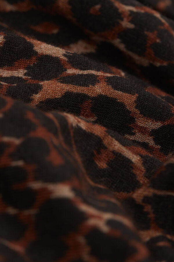 Langermet topp med leopardmønster i ultralett modal med kashmir Langermet topp med leopardmønster i ultralett modal med kashmir