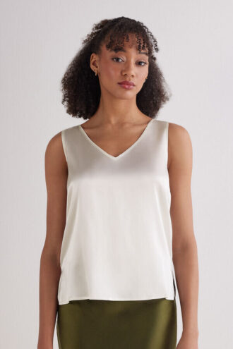 Silke-tank-top med V-hals