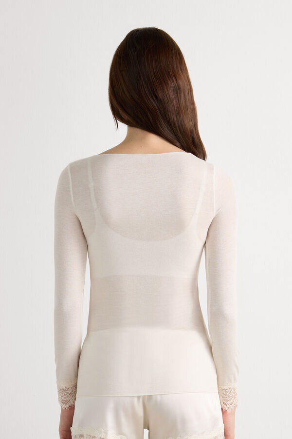 Ultralett kashmirbluse med lange ermer og blonder Ultralett kashmirbluse med lange ermer og blonder