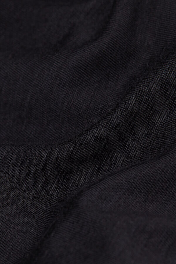 Ultralett topp i modal og kashmir med båthals Ultralett topp i modal og kashmir med båthals